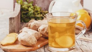 Cara Membuat Wedang Jahe yang Menghangatkan Tubuh: Resep Tradisional untuk Kesehatan Modern