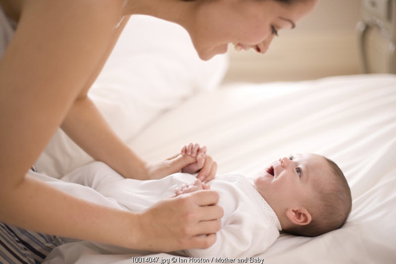 Manfaat Mengajarkan Bahasa Isyarat Sederhana Pada Bayi Membuka Jendela Komunikasi Dini