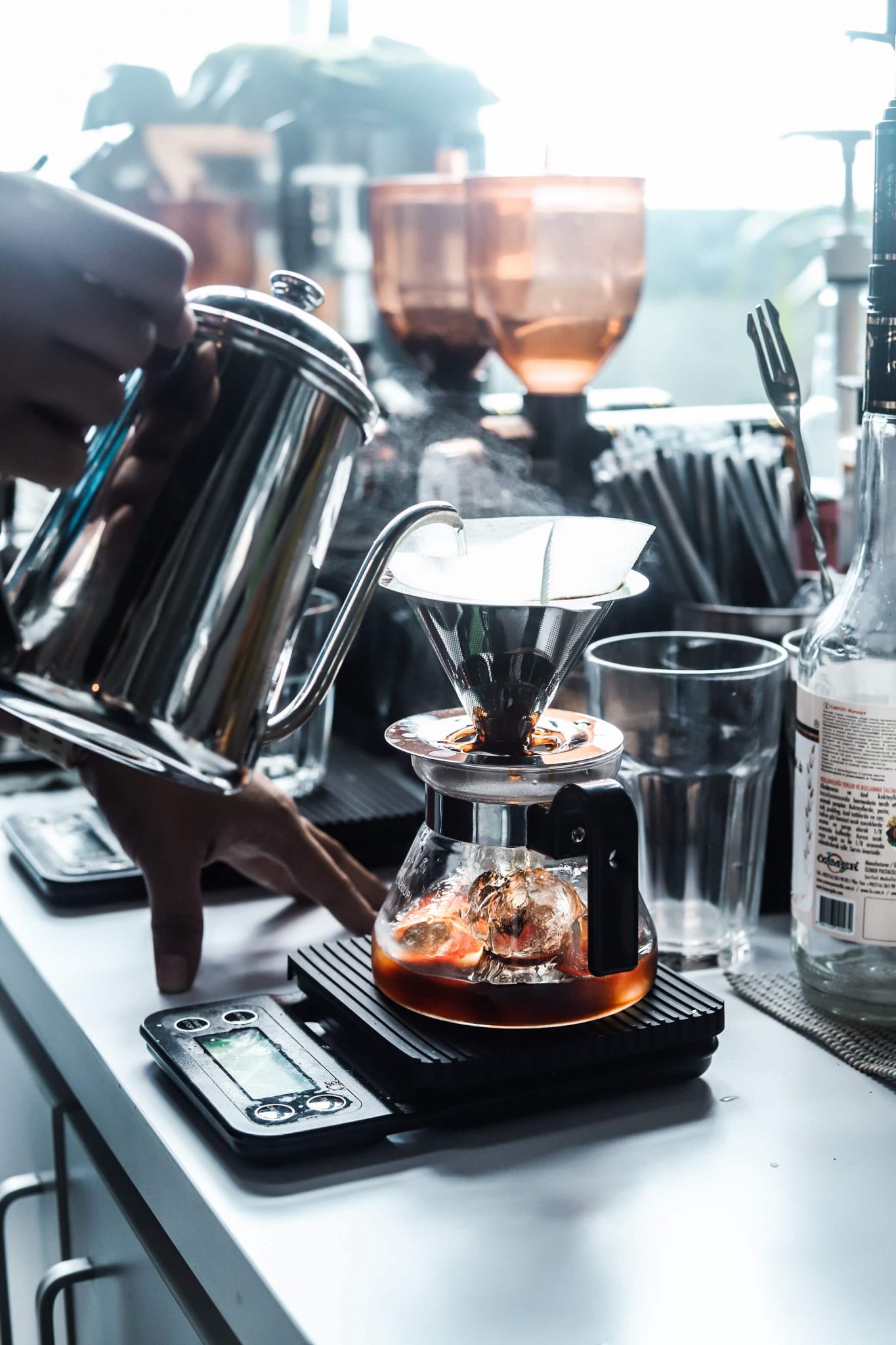 Menjelajahi Kejernihan Rasa Panduan Lengkap Teknik Manual Brew V60 Untuk Kopi Clean Yang Memukau