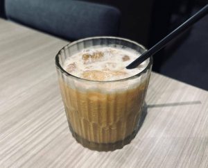 Rahasia Racikan Teh Tarik yang Berbusa dan Otentik: Menguak Keajaiban Minuman Khas Asia Tenggara