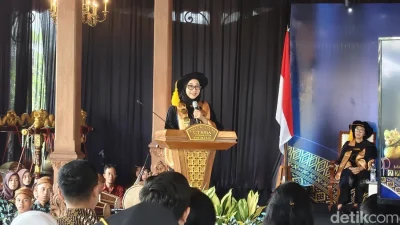 Melampaui Batas Ijazah: Anita Tanjung Serukan Adaptasi di Tengah Gelombang AI kepada Lulusan CT Arsa